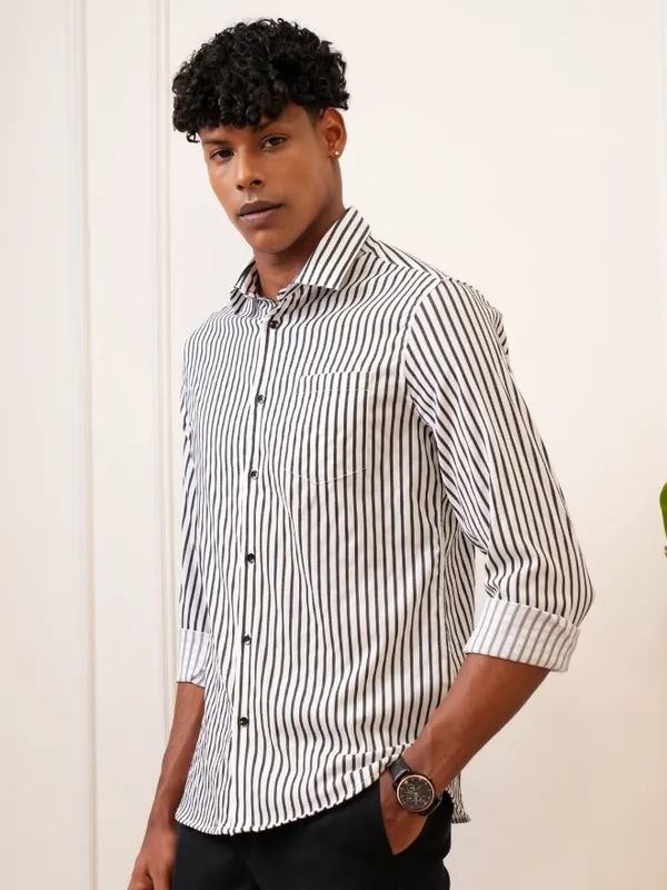  Locomotive Men White Striped Slim Fit Casual Shirts