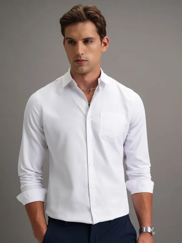  Highlander Men White Solid Slim Fit Casual Shirts
