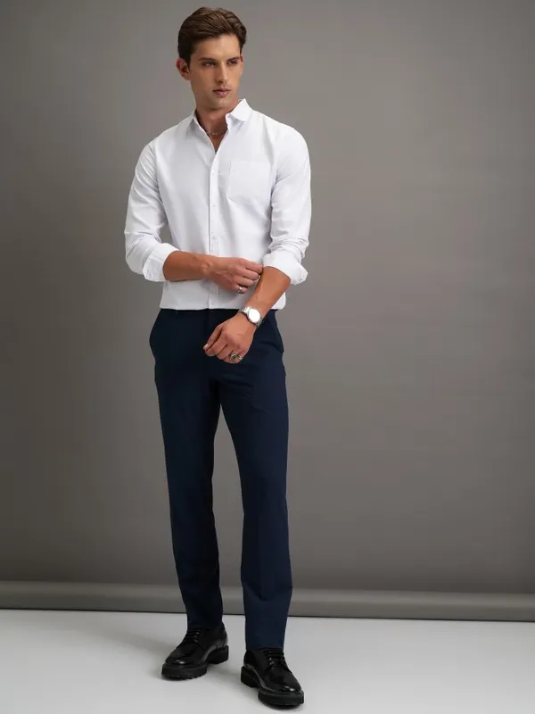  Highlander Men White Solid Slim Fit Casual Shirts