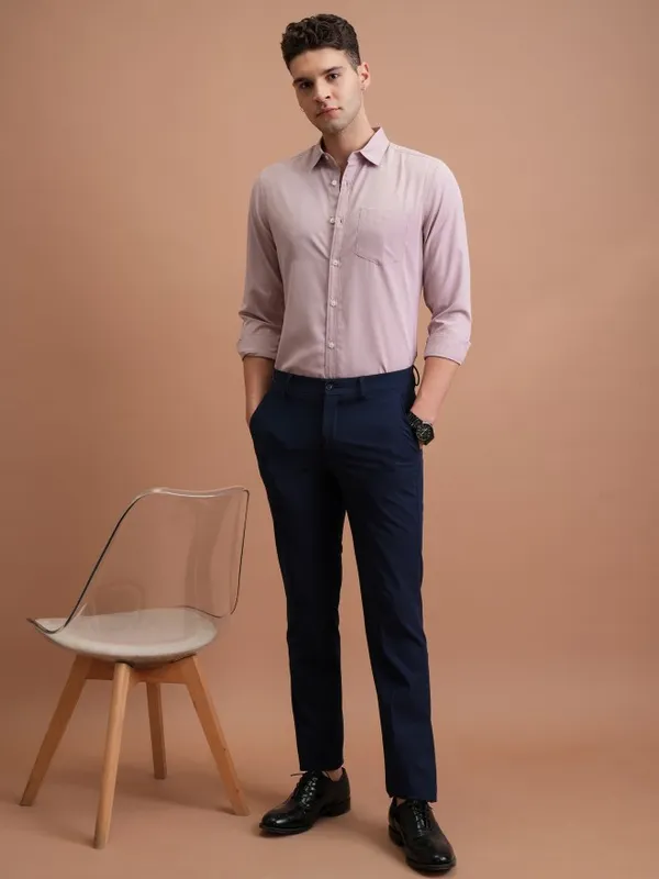  Highlander Men Pink Solid Slim Fit Casual Shirts