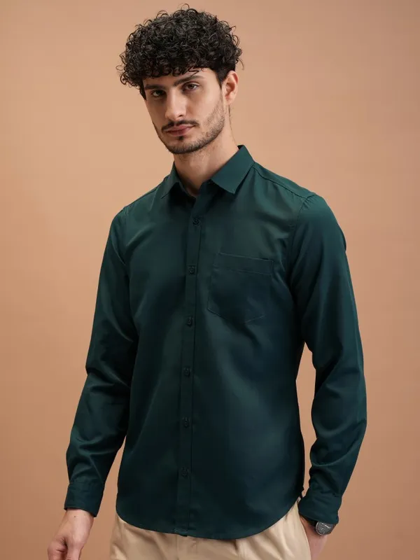 Men Slim Fit Casual Shirt
