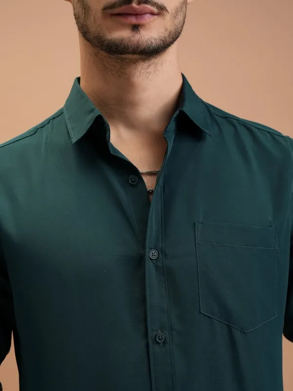 Men Slim Fit Casual Shirt