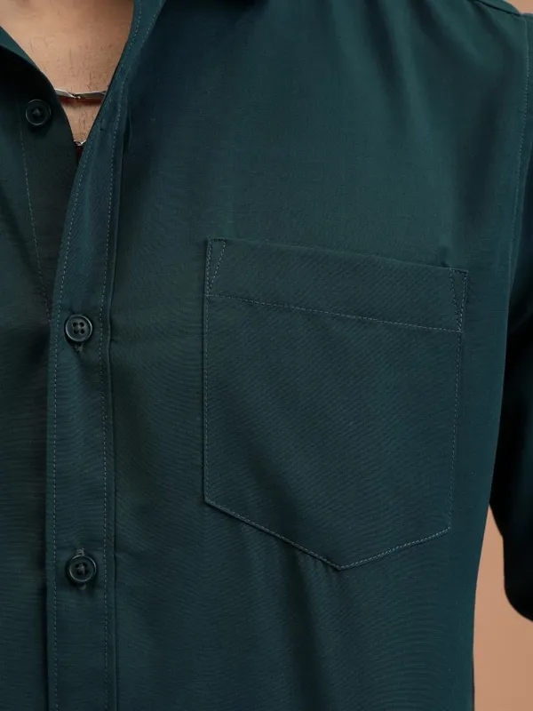 Men Slim Fit Casual Shirt