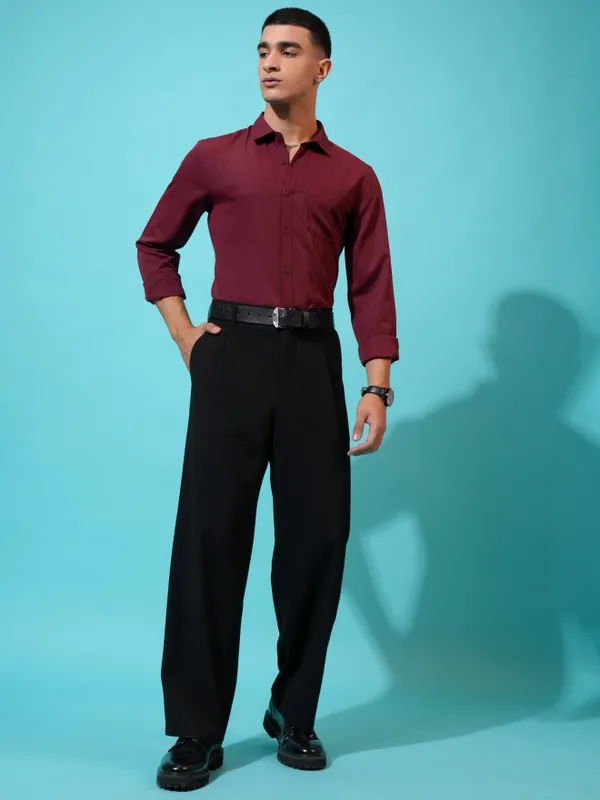  Highlander Men Maroon Solid Slim Fit Casual Shirts
