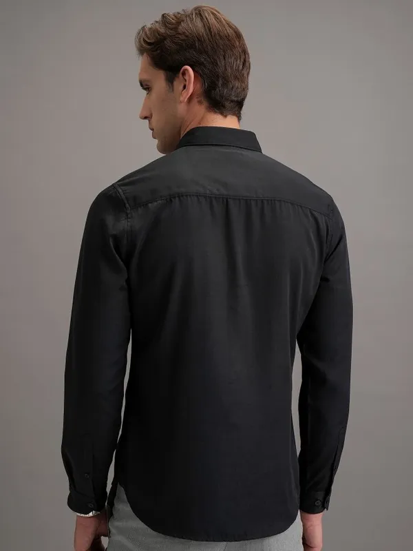  Highlander Men Black Solid Slim Fit Casual Shirts