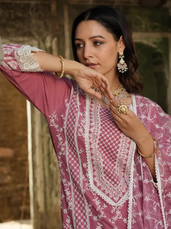 Women Kurta With Trousers & Dupatta