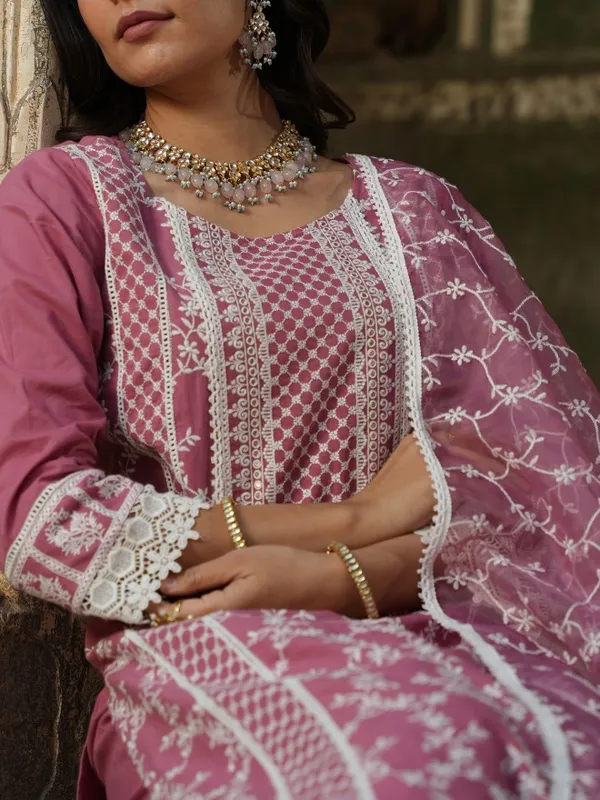 Women Kurta With Trousers & Dupatta