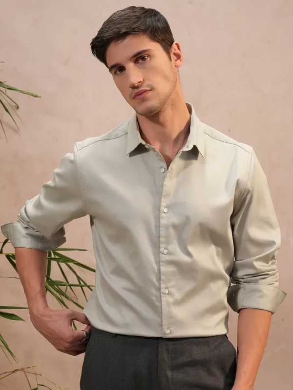  Locomotive Men Grey Solid Slim Fit Casual Shirts
