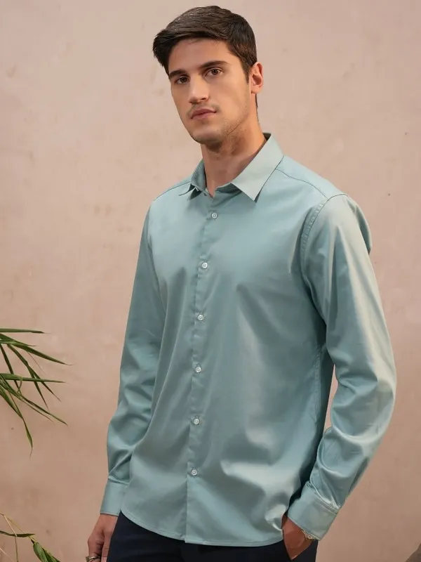  Locomotive Men Teal Solid Slim Fit Casual Shirts
