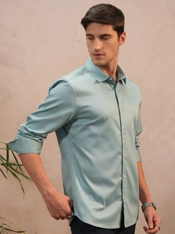  Locomotive Men Teal Solid Slim Fit Casual Shirts