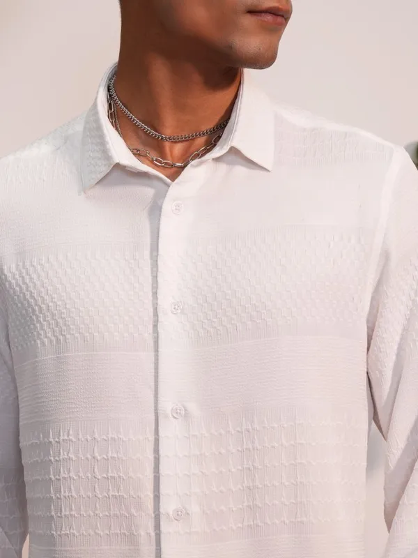  Locomotive Men White Self Design Slim Fit Casual Shirts