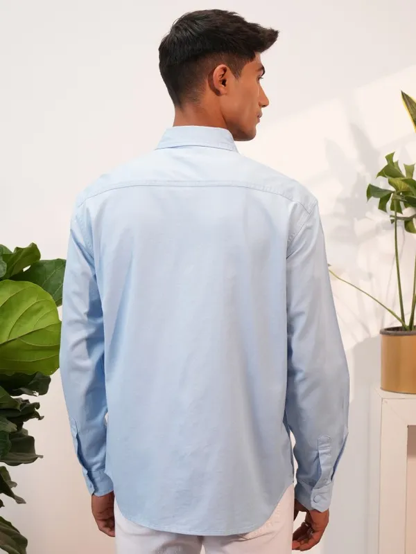  Locomotive Men Blue Solid Slim Fit Casual Shirts