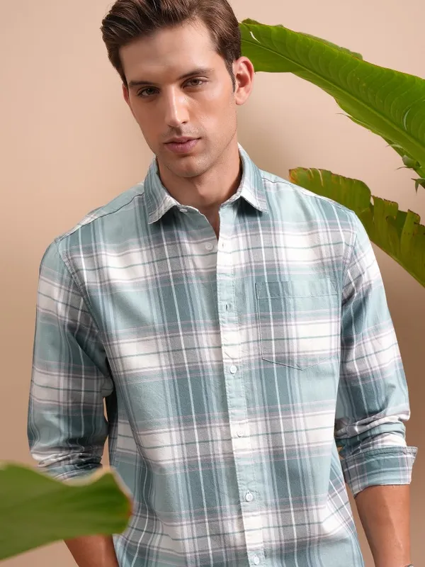  Locomotive Men Teal Checked Regular Fit Casual Shirts