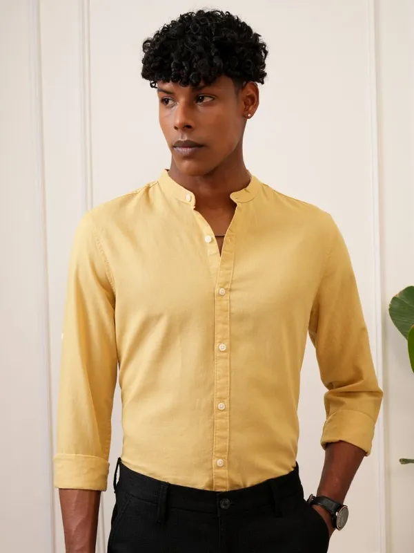  Locomotive Men Gold Solid Regular Fit Casual Shirts