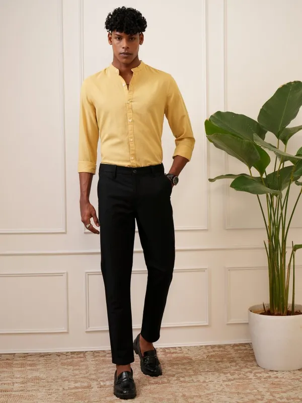  Locomotive Men Gold Solid Regular Fit Casual Shirts