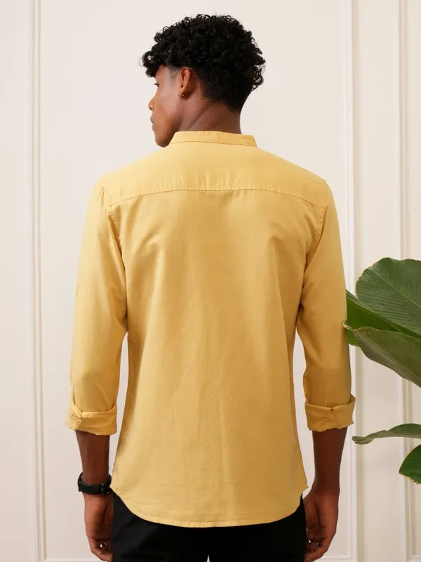  Locomotive Men Gold Solid Regular Fit Casual Shirts