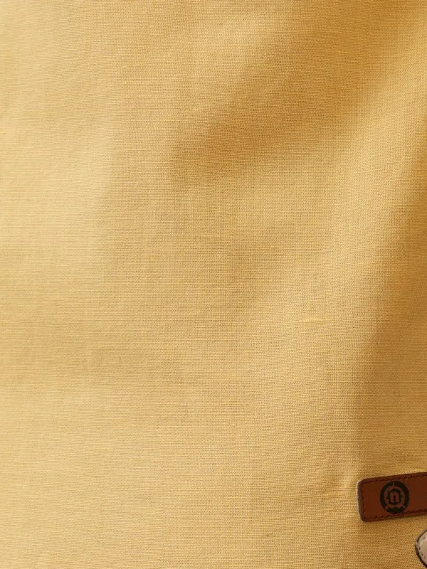  Locomotive Men Gold Solid Regular Fit Casual Shirts