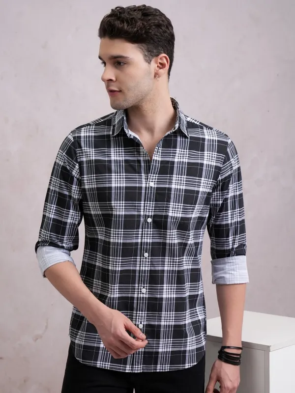  Highlander Men Black Checked Slim Fit Casual Shirts