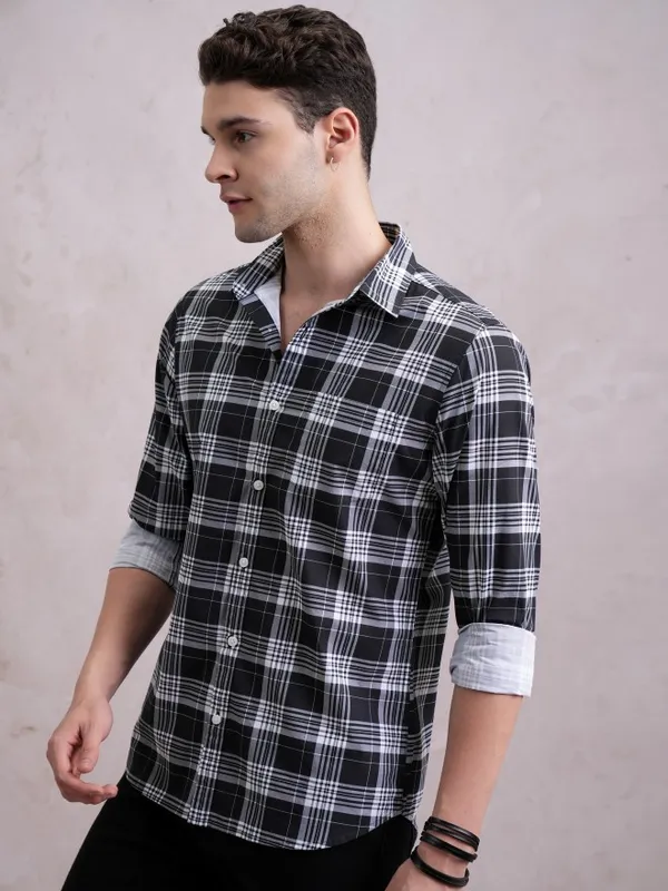  Highlander Men Black Checked Slim Fit Casual Shirts