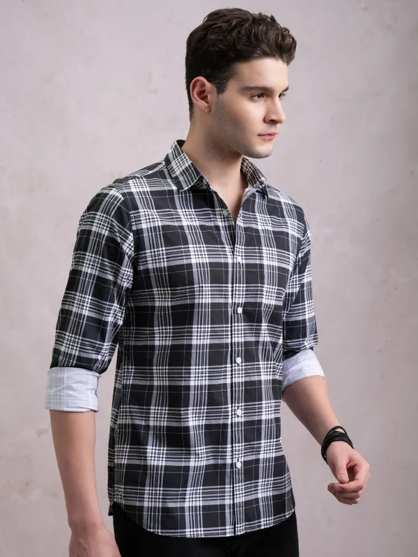  Highlander Men Black Checked Slim Fit Casual Shirts