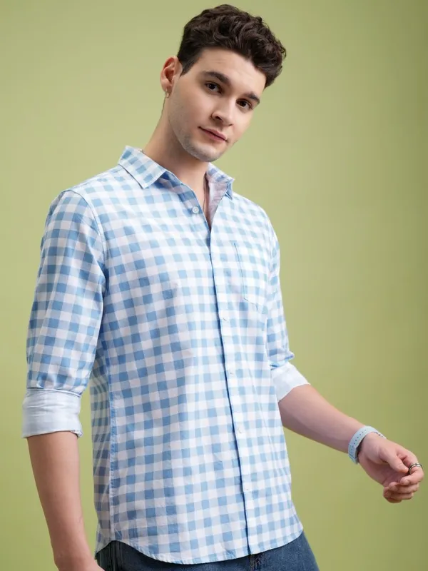  Highlander Men Blue Checked Slim Fit Casual Shirts