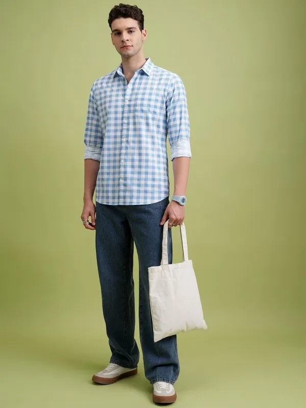  Highlander Men Blue Checked Slim Fit Casual Shirts