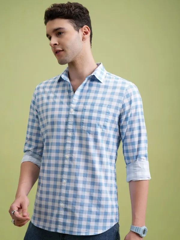  Highlander Men Blue Checked Slim Fit Casual Shirts
