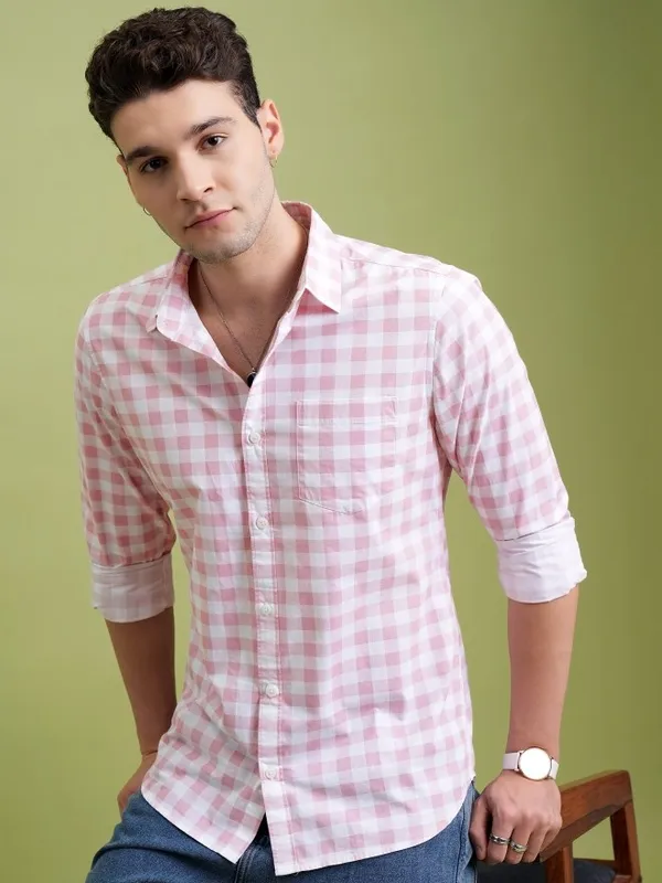  Highlander Men Pink Checked Slim Fit Casual Shirts