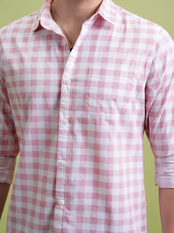 Highlander Men Pink Checked Slim Fit Casual Shirts