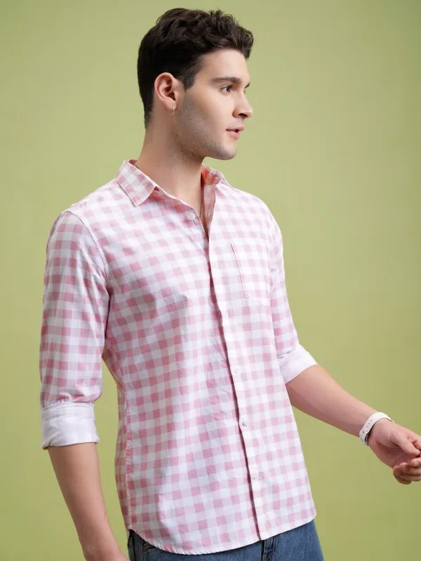  Highlander Men Pink Checked Slim Fit Casual Shirts