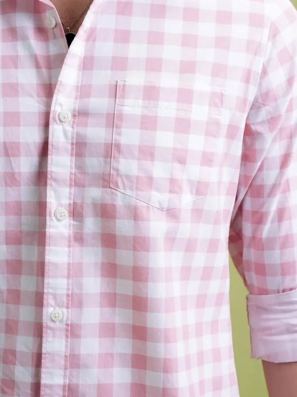  Highlander Men Pink Checked Slim Fit Casual Shirts