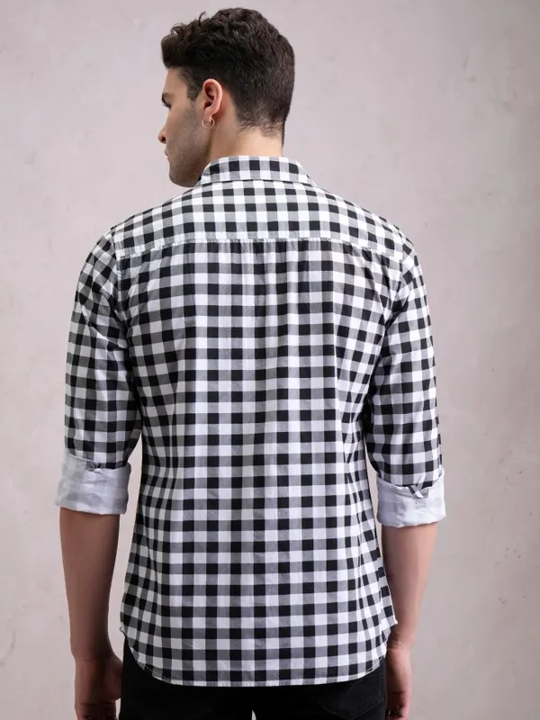  Highlander Men Black Checked Slim Fit Casual Shirts