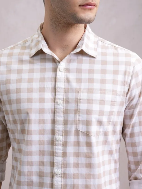  Highlander Men Beige Checked Slim Fit Casual Shirts