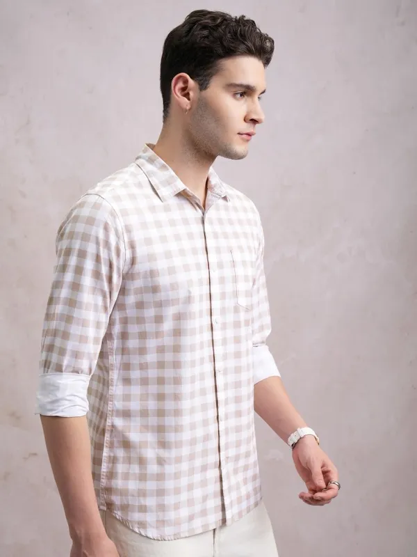  Highlander Men Beige Checked Slim Fit Casual Shirts