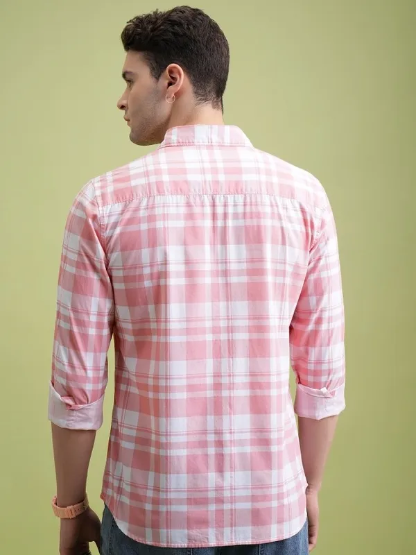  Highlander Men Pink Checked Slim Fit Casual Shirts