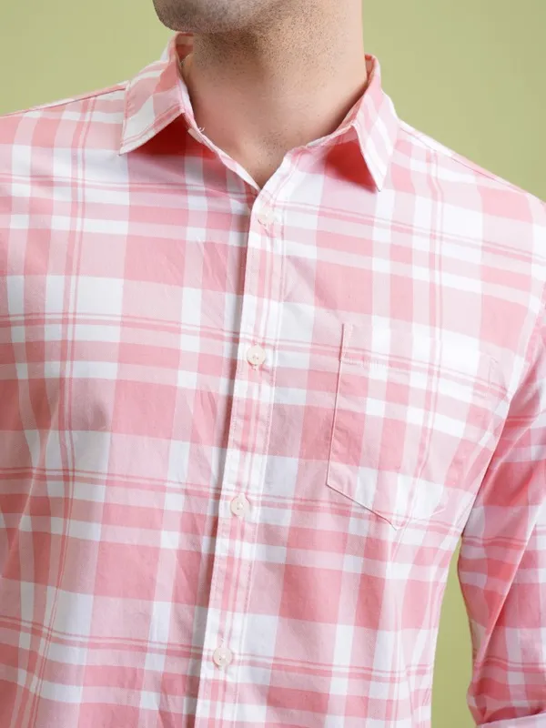  Highlander Men Pink Checked Slim Fit Casual Shirts
