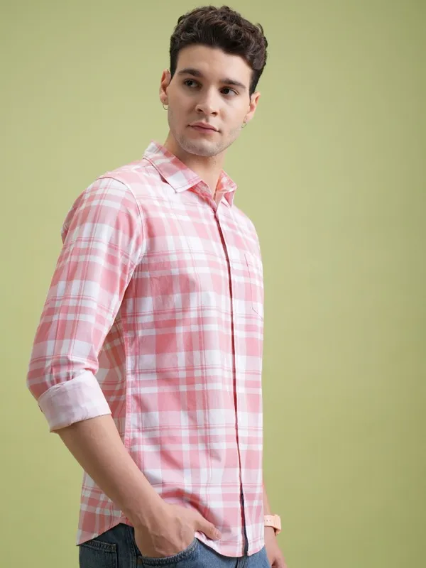  Highlander Men Pink Checked Slim Fit Casual Shirts