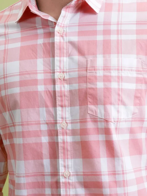  Highlander Men Pink Checked Slim Fit Casual Shirts