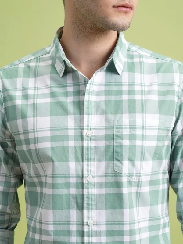  Highlander Men Green Checked Slim Fit Casual Shirts