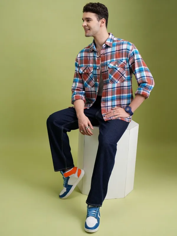  Highlander Men White Checked Regular Fit Casual Shirts