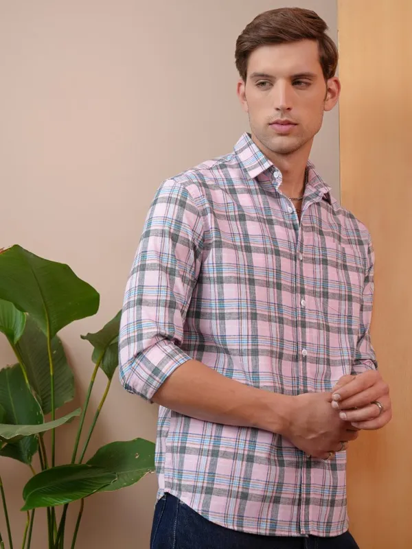  Locomotive Men Pink Checked Regular Fit Casual Shirts