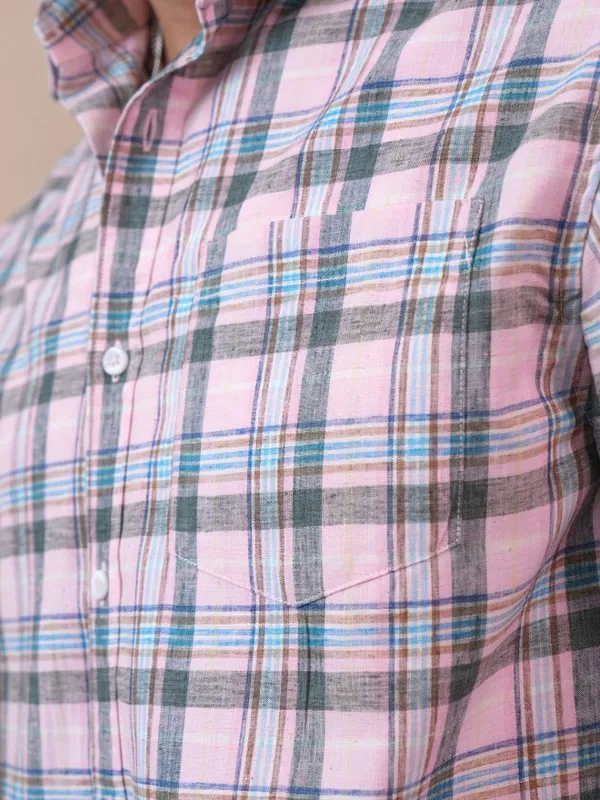  Locomotive Men Pink Checked Regular Fit Casual Shirts