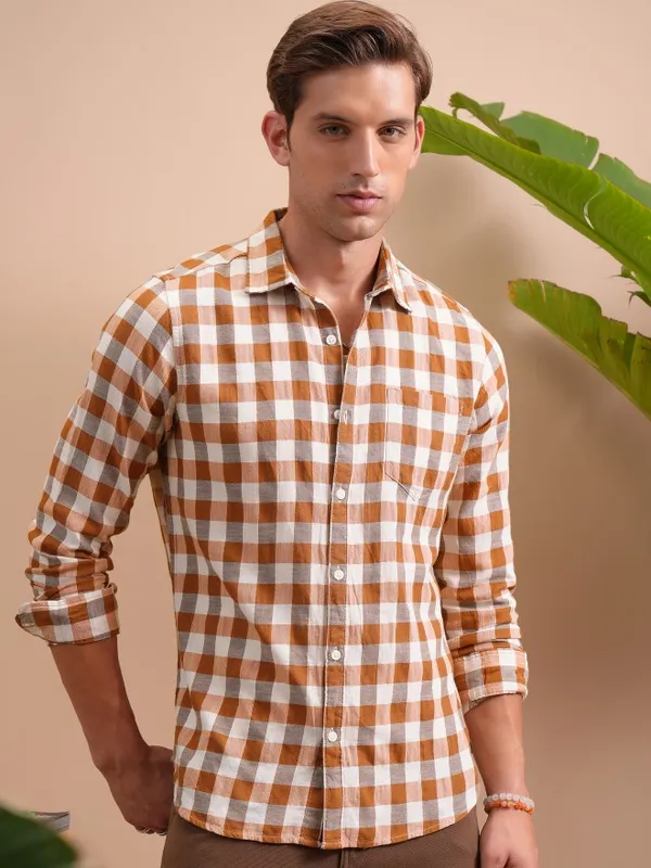  Locomotive Men Terracotta Checked Slim Fit Casual Shirts