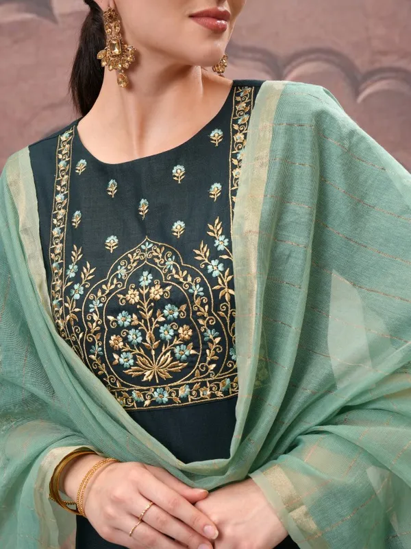 Vishudh Women Green Embroidered Kurta With Trouser And Dupatta