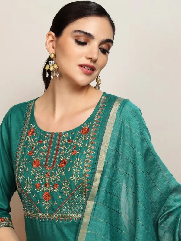 Women Kurta With Trouser And Dupatta