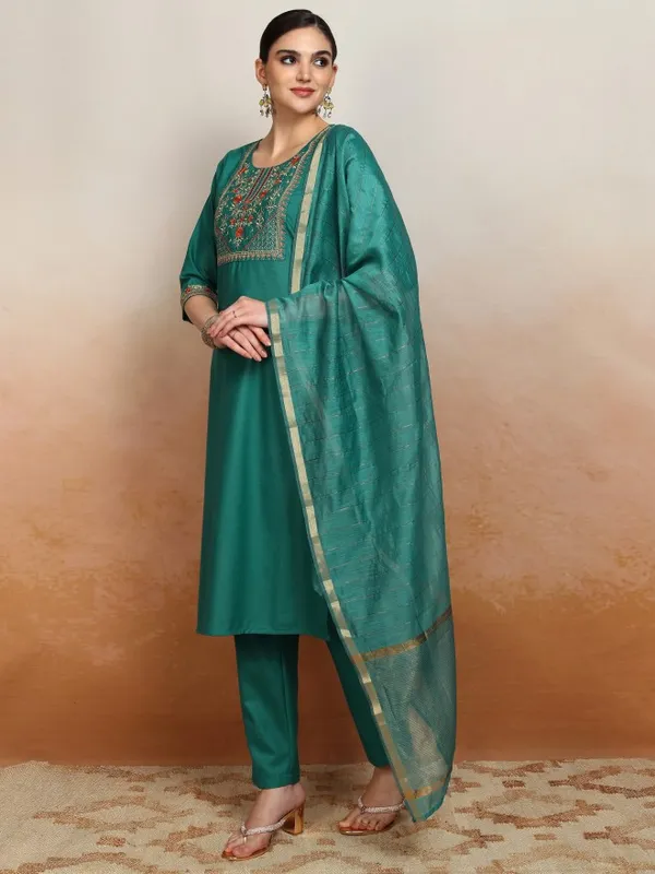 Women Kurta With Trouser And Dupatta