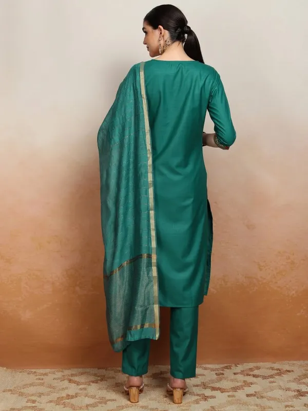 Vishudh Women Green Embroidered Kurta With Trouser And Dupatta