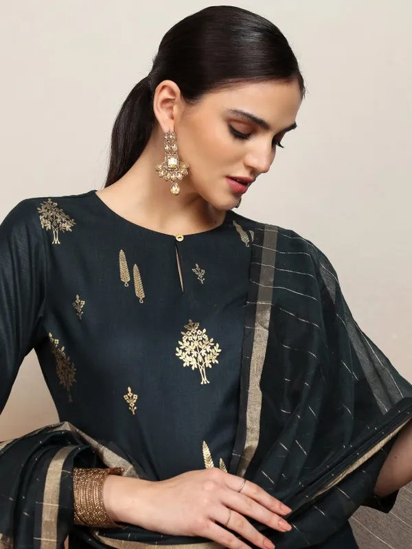 Vishudh Women Green Printed Kurta With Palazzos And Dupatta