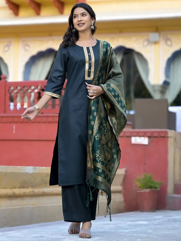 Vishudh Women Green Solid Kurta With Palazzo And Dupatta