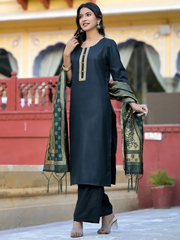 Vishudh Women Green Solid Kurta With Palazzo And Dupatta